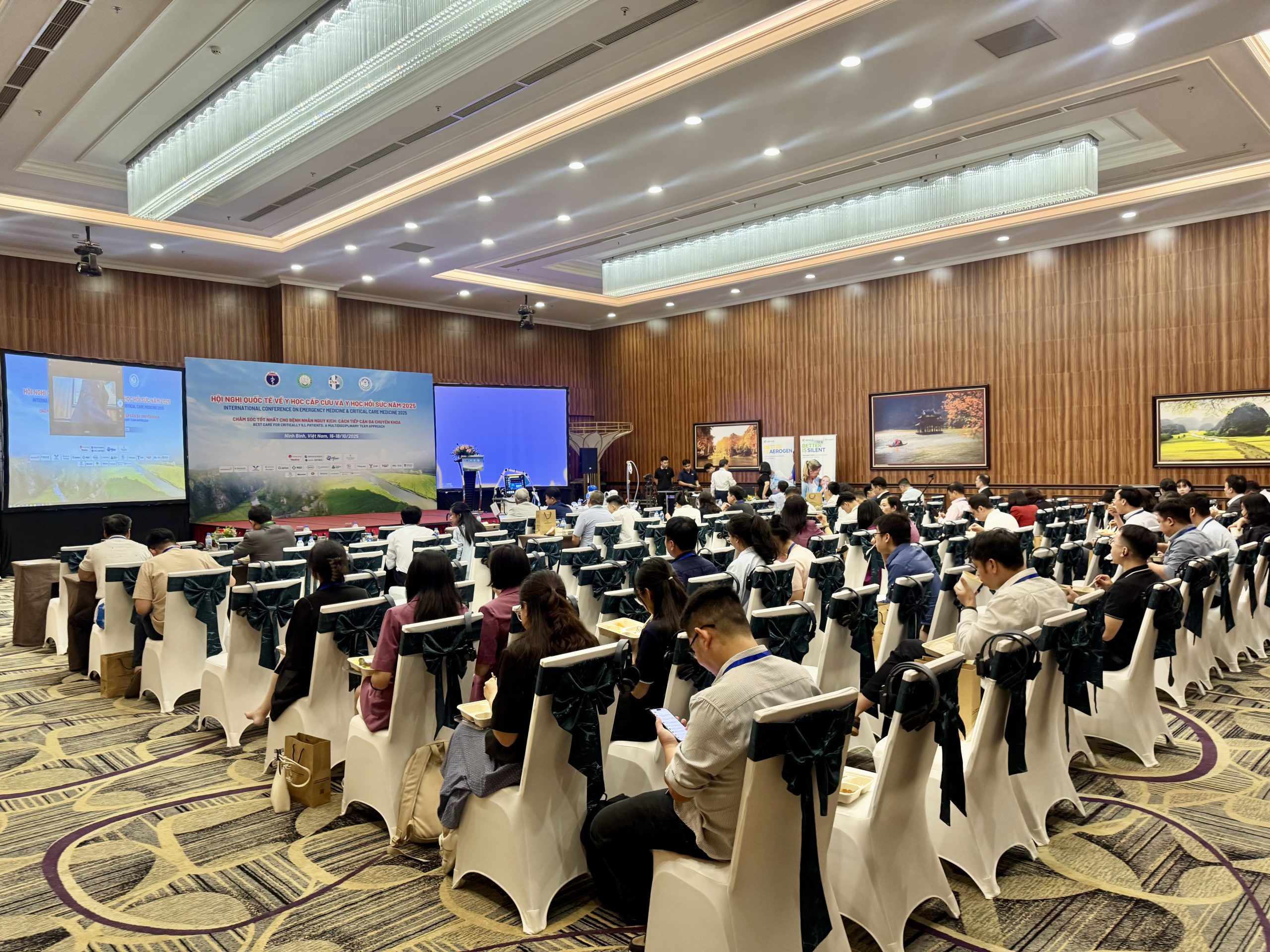 Delegates at the Aerogen symposium — photo 3