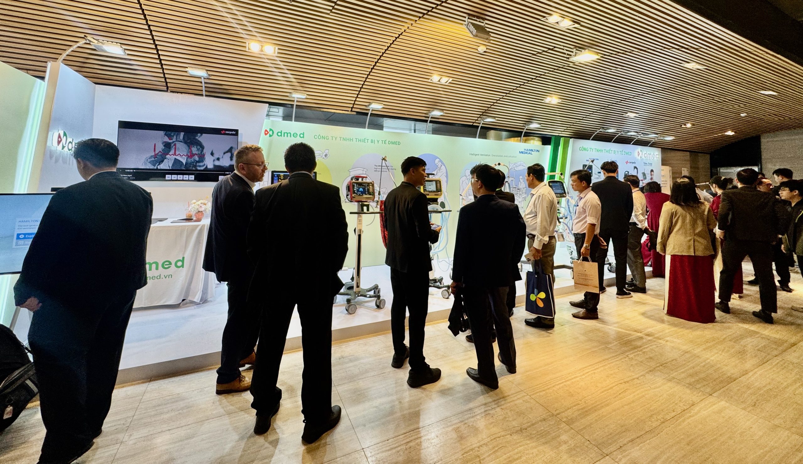 Booth interaction — photo 15A